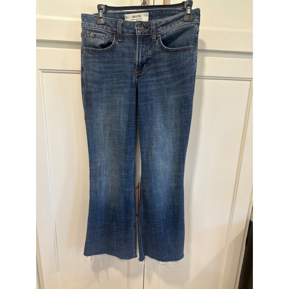 Hollister Mid-Rise Relaxed Bootcut Jeans Medium Wash Raw Hem 4R W27 casual read